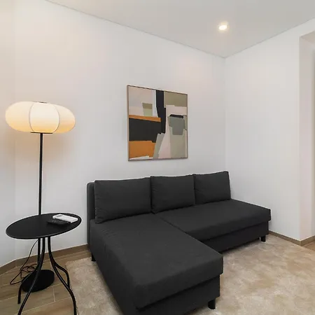 Whome Hideaway Family *