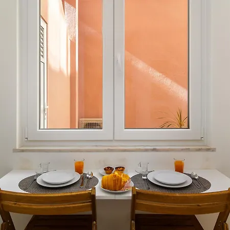 Whome Hideaway Family *